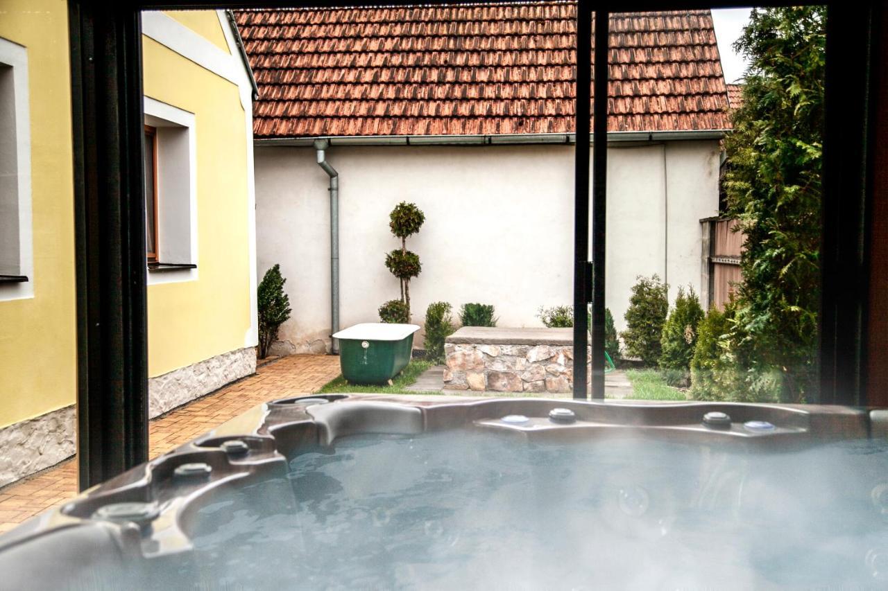 Škorničkův statek - Tátova chalupa s wellness Villa Hamr Exterior foto